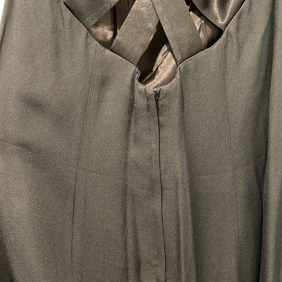 Long, ankle length black dress. Good condition. Cross cross back. - Picture 6 of 7